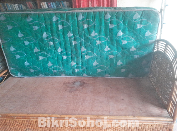 বেতের খাট ও জাজিম
